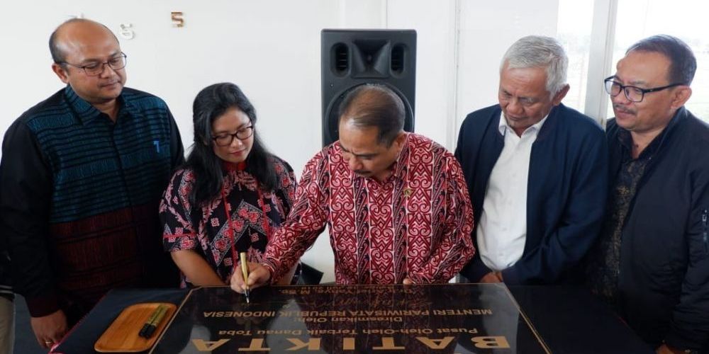 Kain Yang Bercerita