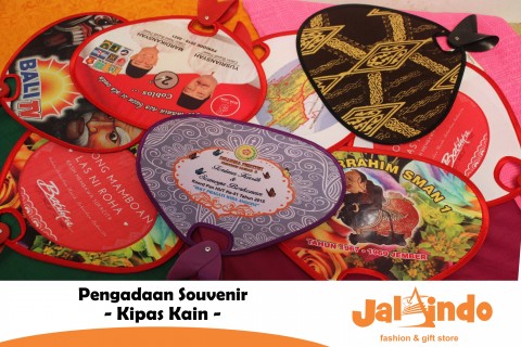 Aneka Souvenir untuk Acara Pernikahan